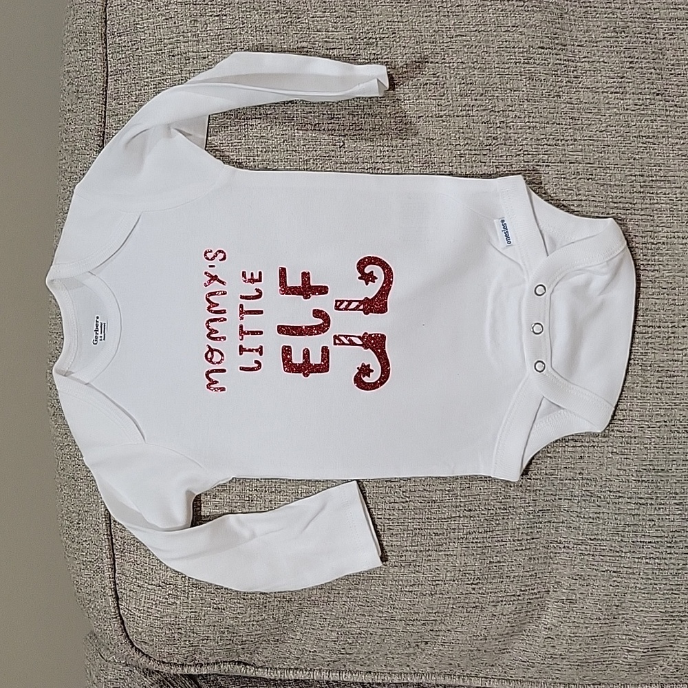 White long sleeve "Mommy's Little Elf" Christmas Onesie Size 6-9 mos